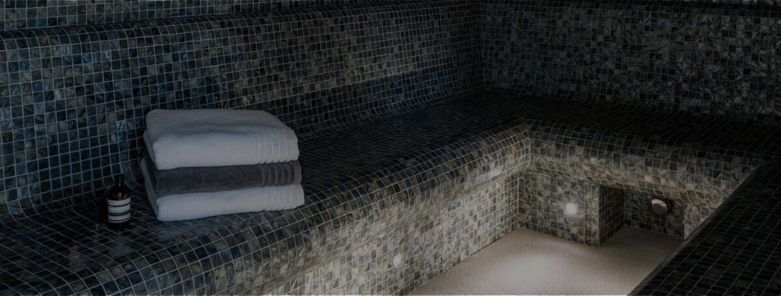 steam room for deep detoxification in private wellness centre